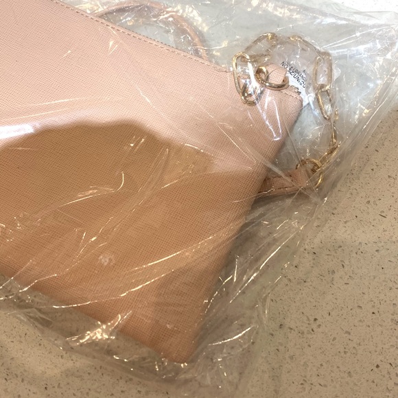 ๐2/$30 LE CHATEAU Crossbody Bag Faux leather - Picture 5 of 6